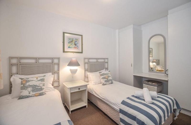 To Let 3 Bedroom Property for Rent in Dolphin Beach Western Cape